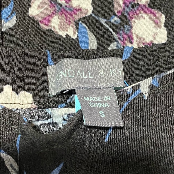 SOLD | Kendall & Kylie Lightweight Floral Skirt EUC - Picture 15 of 16